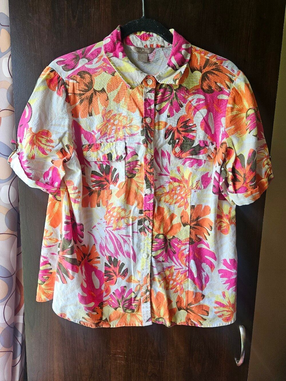 White Stag Floral Button-Up Shirt in Pink, Orange & Yellow Size Large